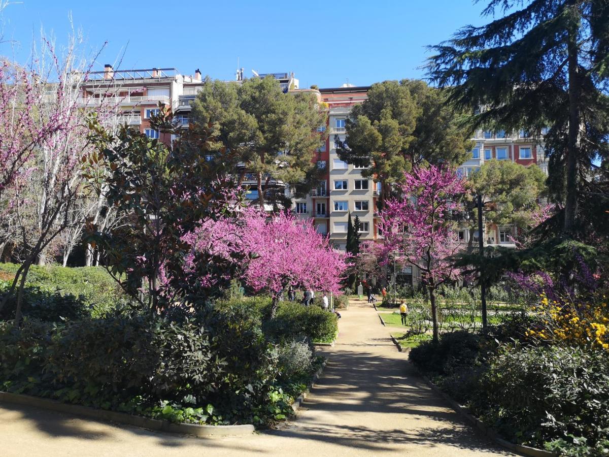 Aparteasy - Turo Park With Lovely Balcony Барселона Екстер'єр фото